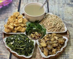 Mâm Cơm Cá Kho Dưa