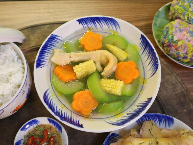 Gà Mái Ri Luộc