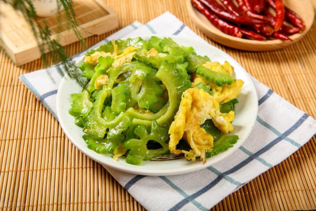 Món 1: Mướp Đắng Xào Trứng